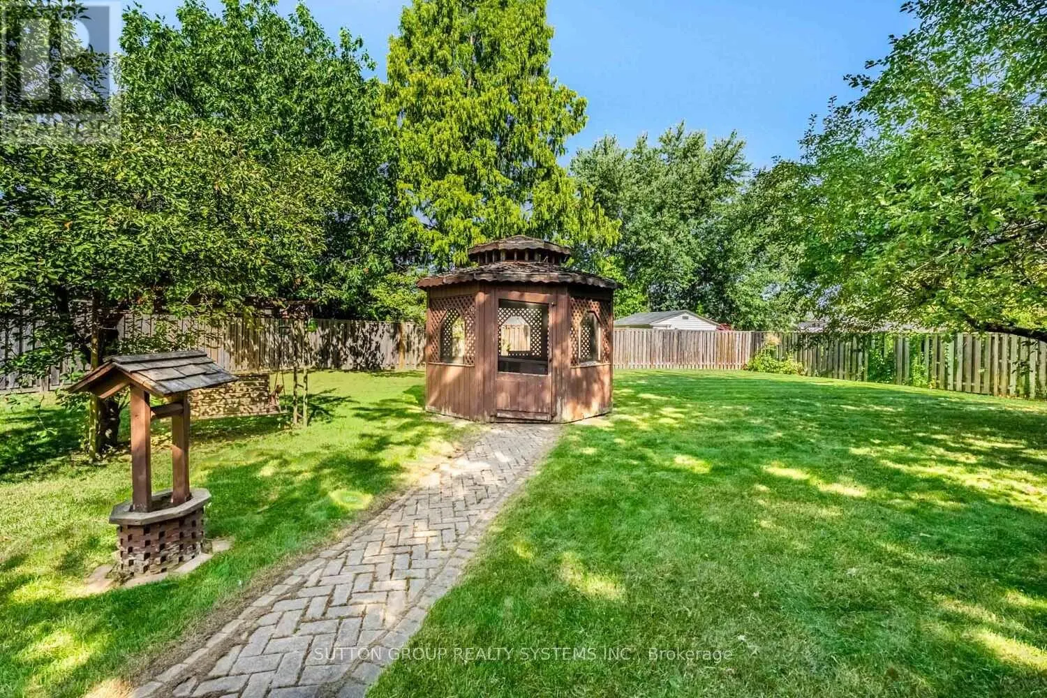 774 BANTING COURT