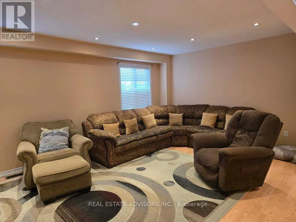 68 DELPORT CLOSE