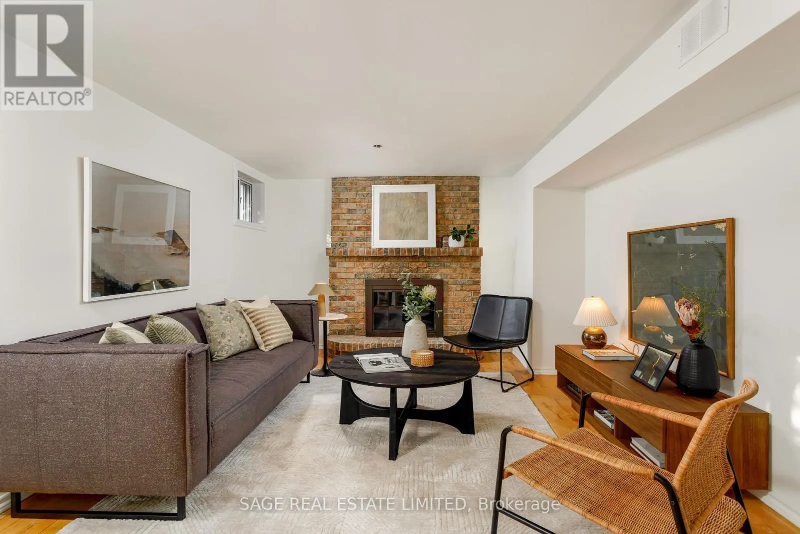 4102 TAFFEY CRESCENT