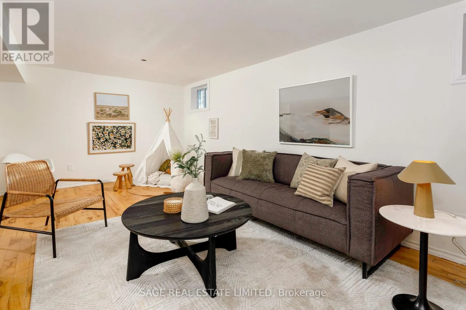 4102 TAFFEY CRESCENT