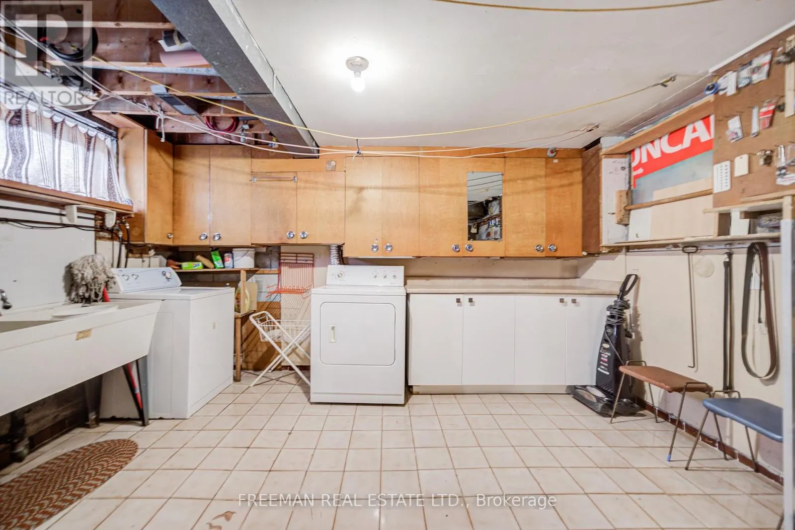 102 HALLSPORT CRESCENT