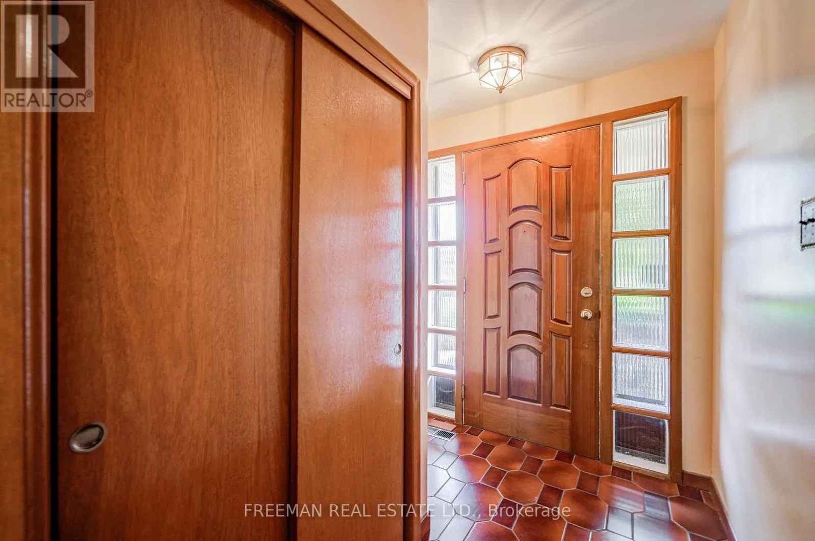 102 HALLSPORT CRESCENT