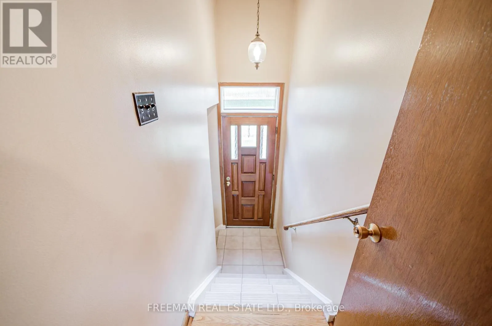 102 HALLSPORT CRESCENT