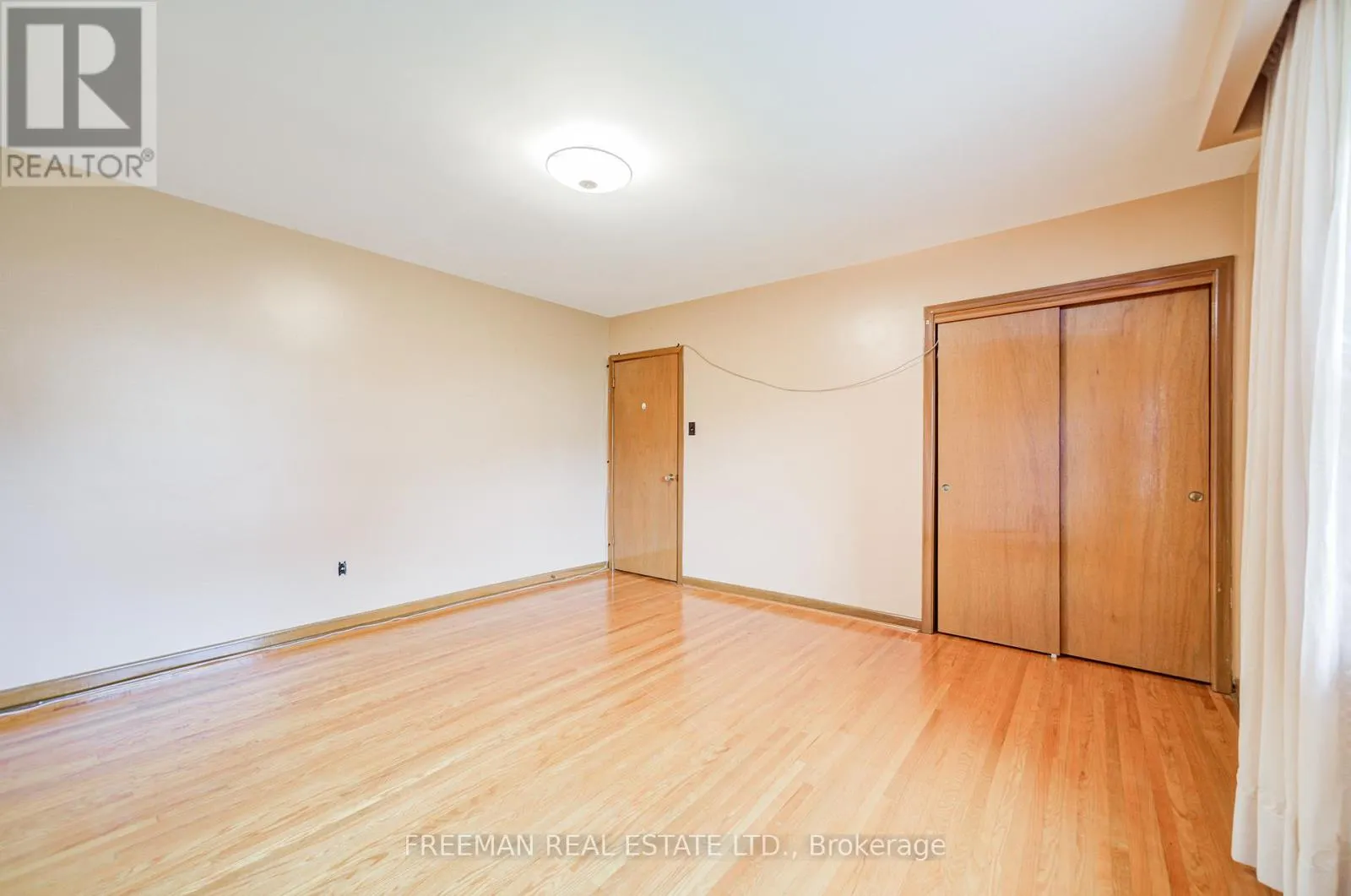 102 HALLSPORT CRESCENT