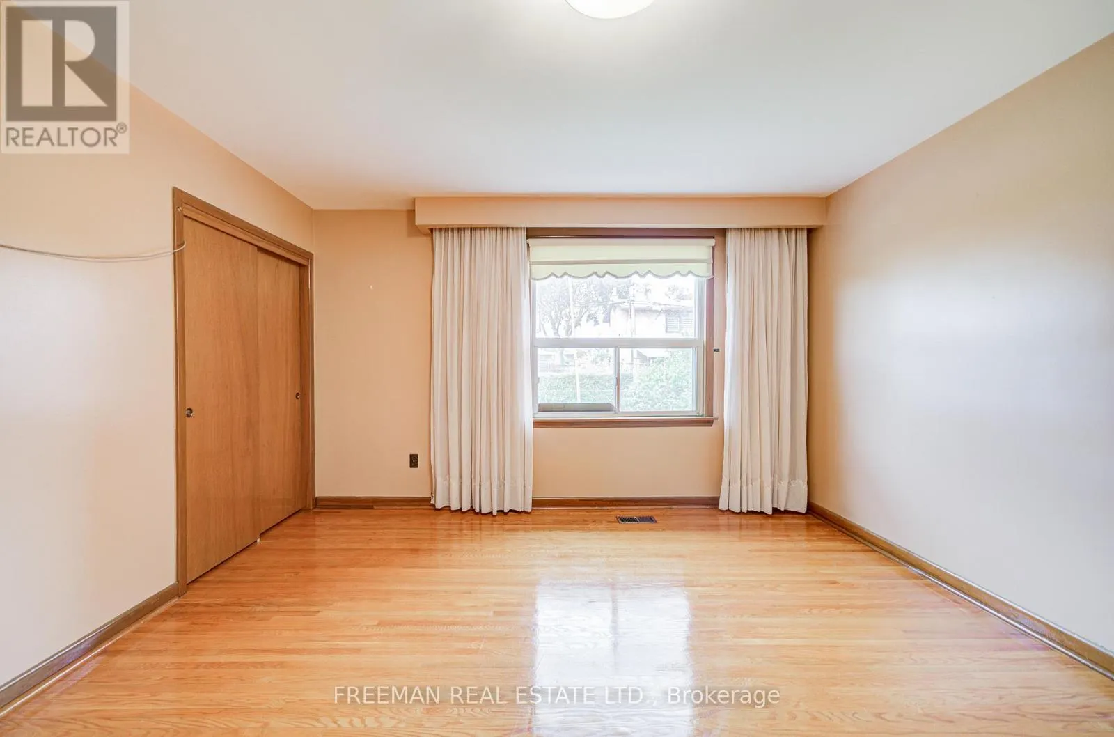 102 HALLSPORT CRESCENT
