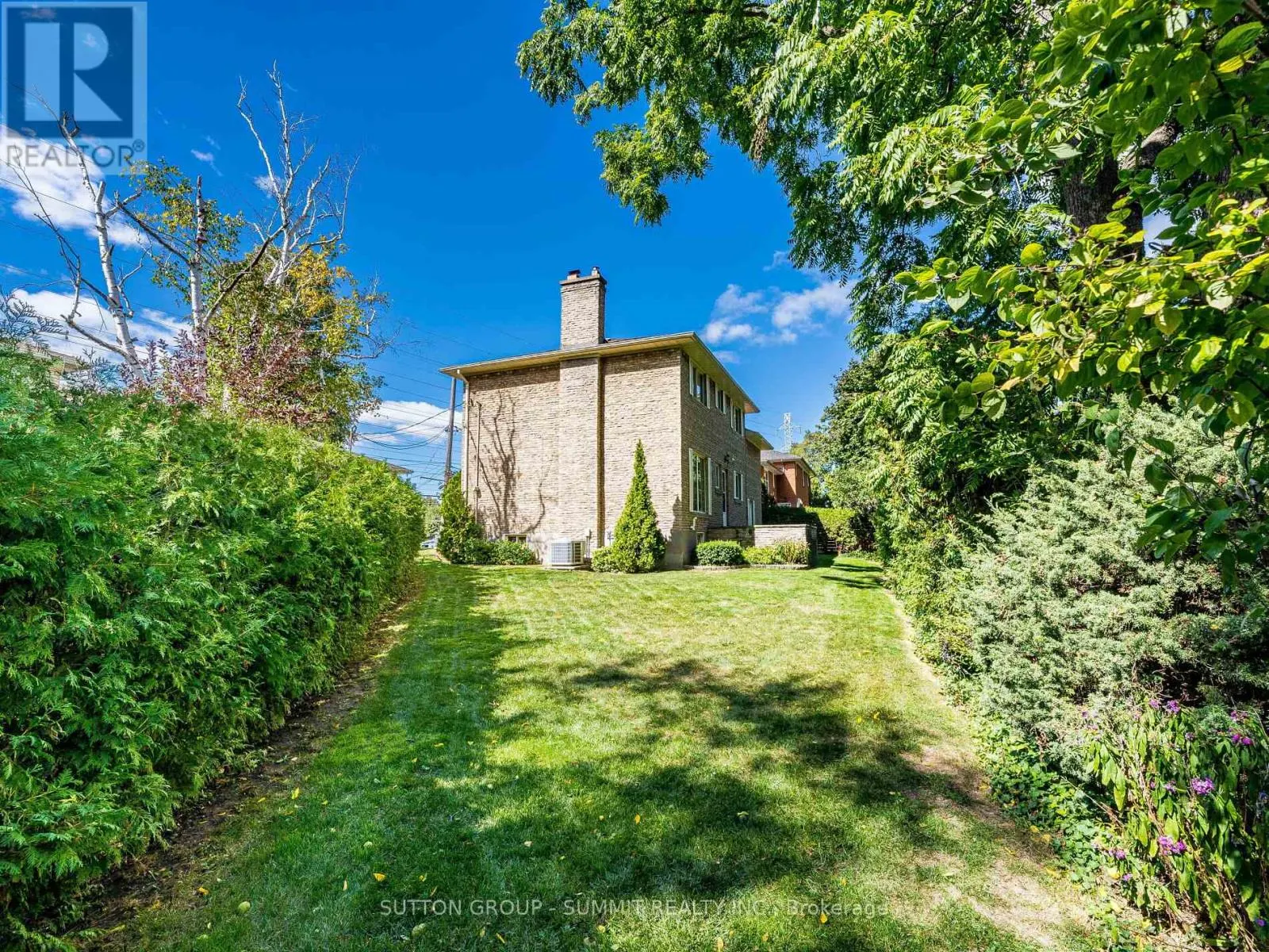 7 LOCHWAY COURT