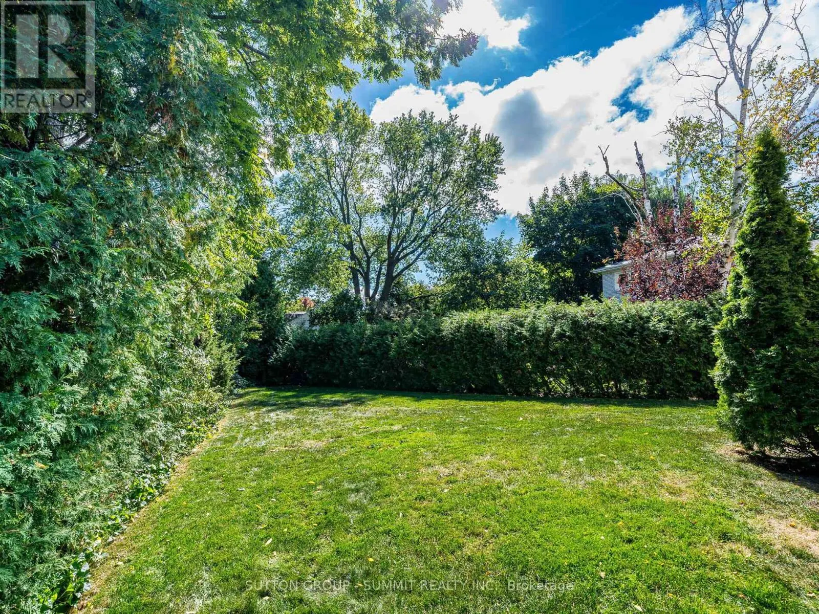 7 LOCHWAY COURT