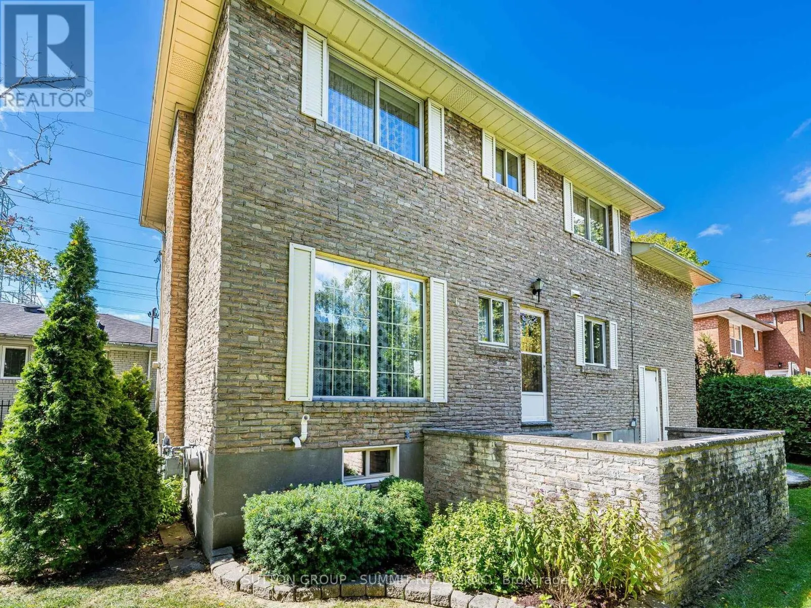 7 LOCHWAY COURT