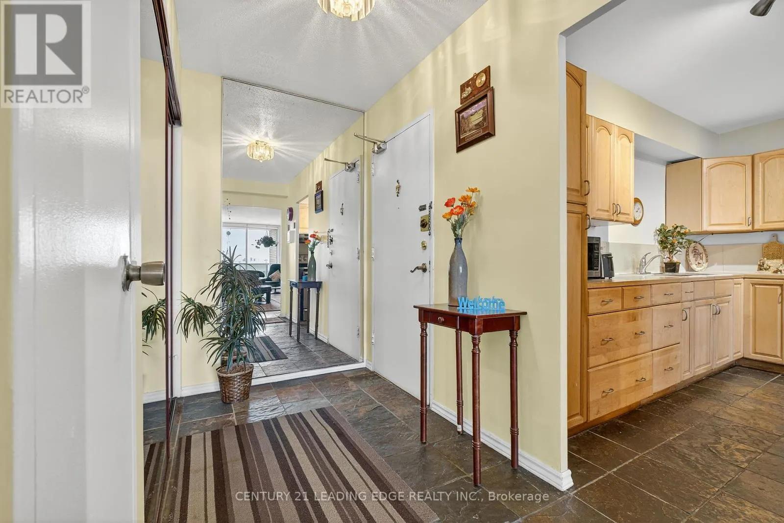 1802 - 85 EMMETT AVENUE