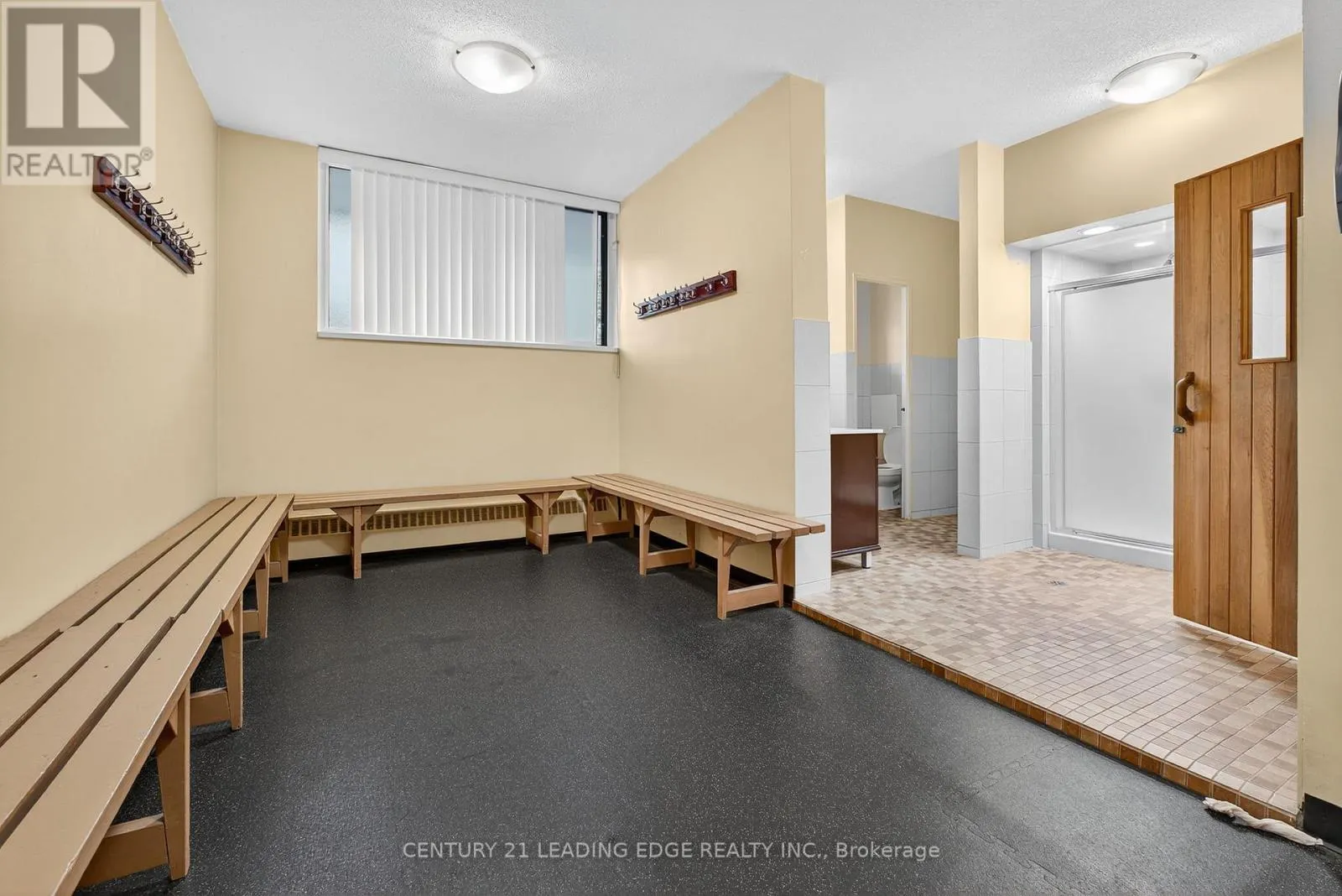1802 - 85 EMMETT AVENUE