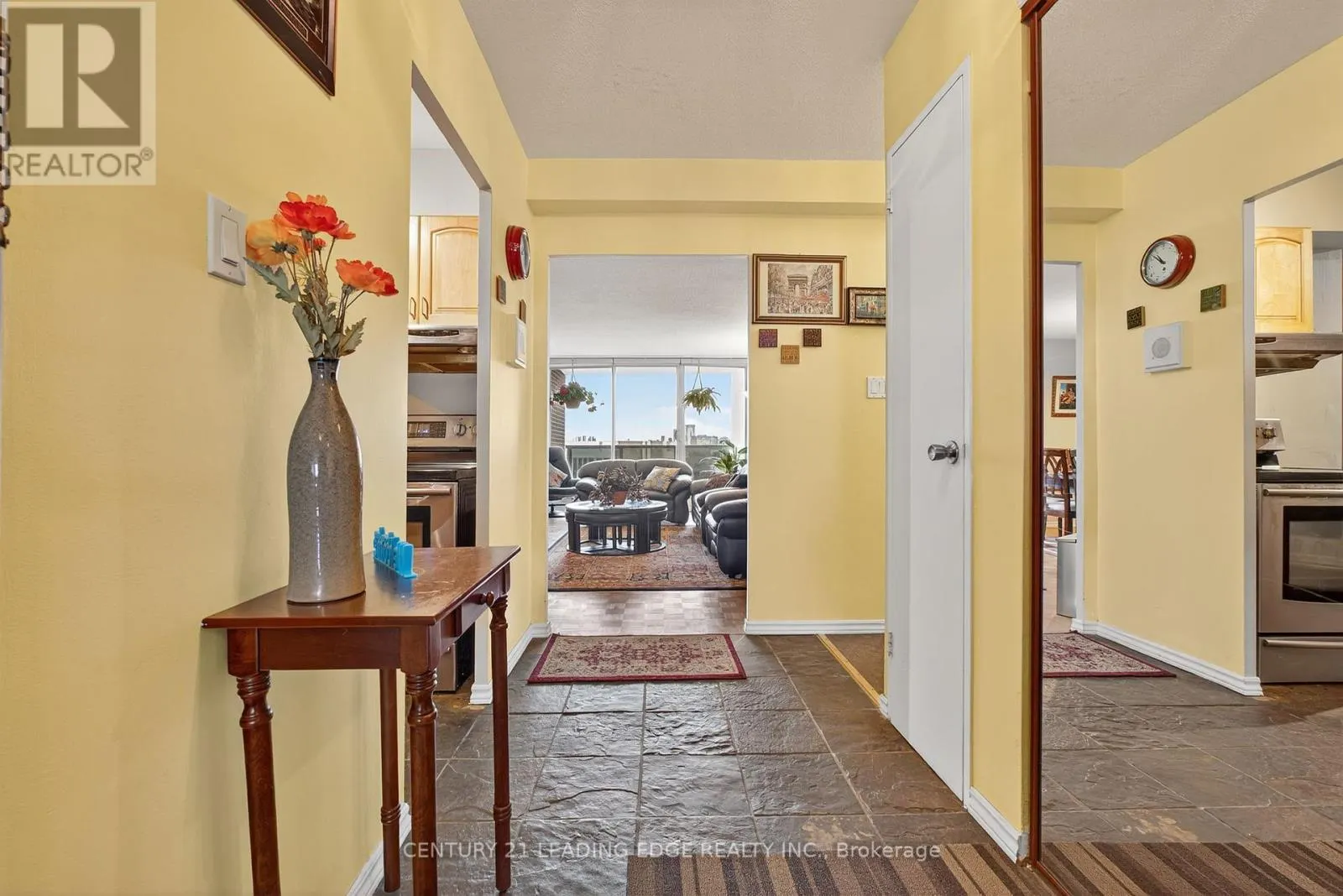 1802 - 85 EMMETT AVENUE