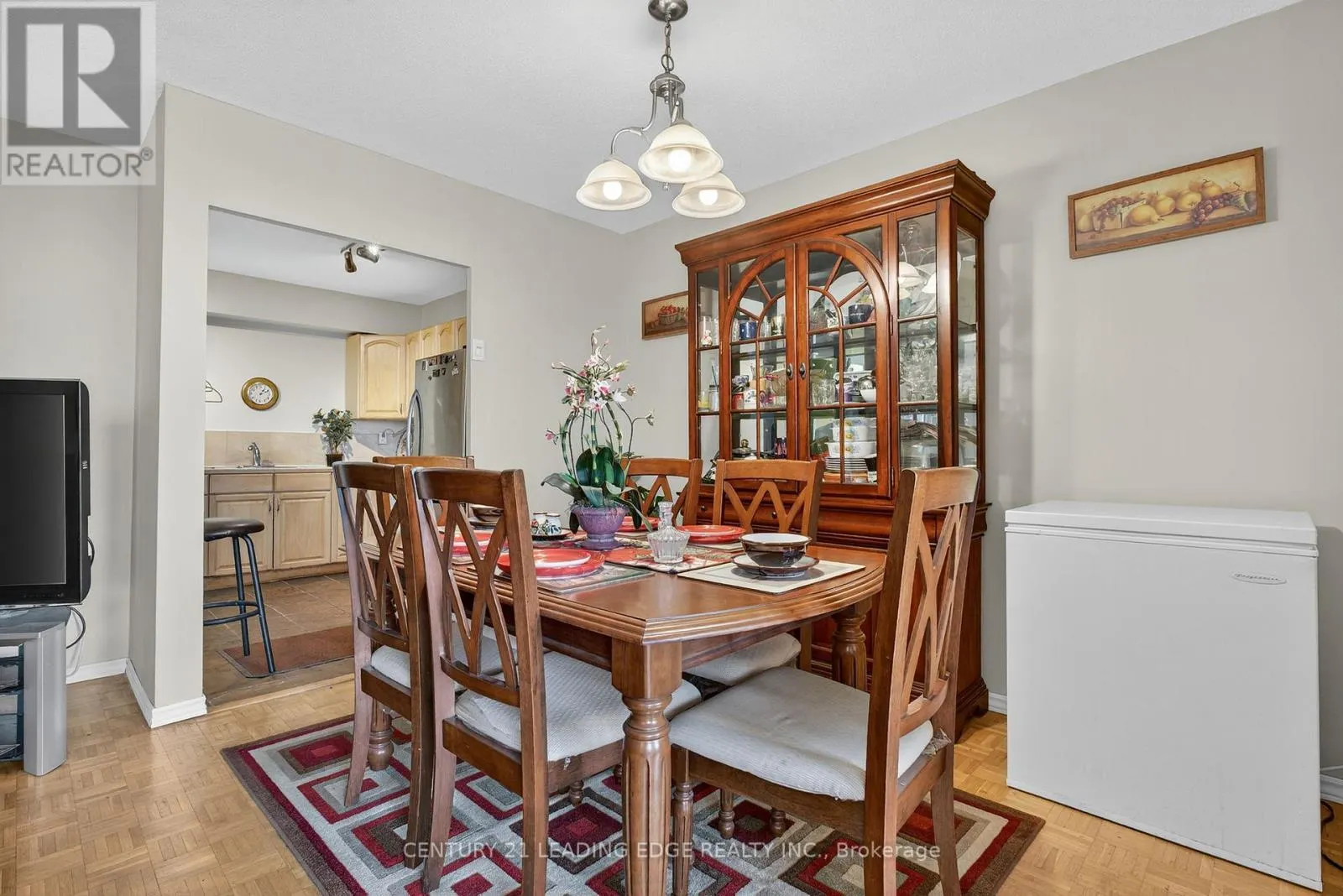 1802 - 85 EMMETT AVENUE