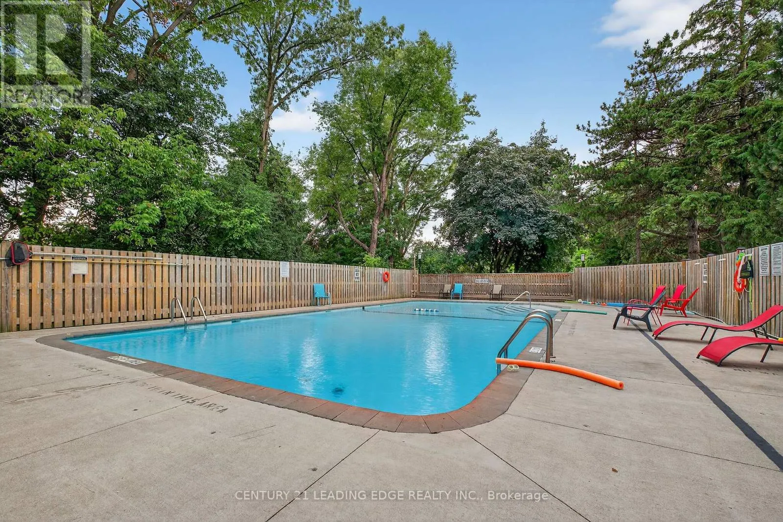 1802 - 85 EMMETT AVENUE