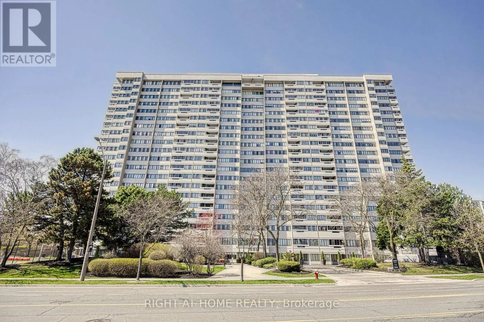 205 - 1580 MISSISSAUGA VALLEY