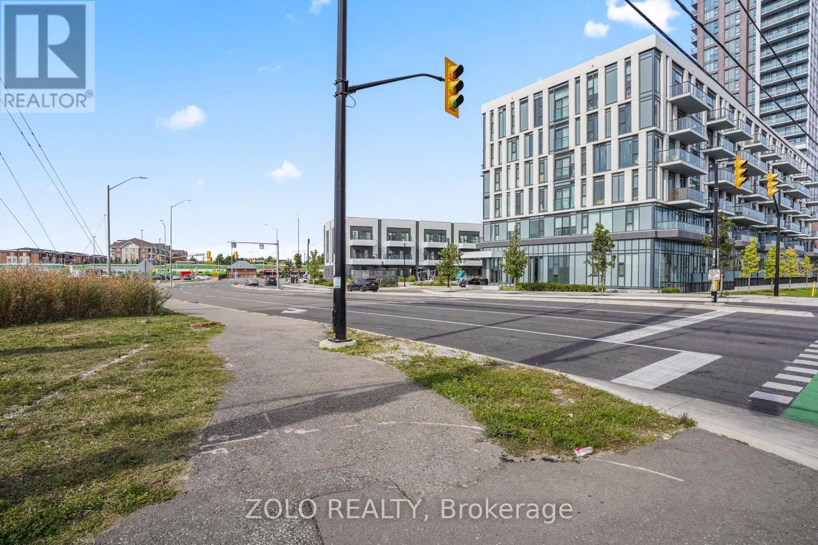 512 - 10 LAGERFELD DRIVE