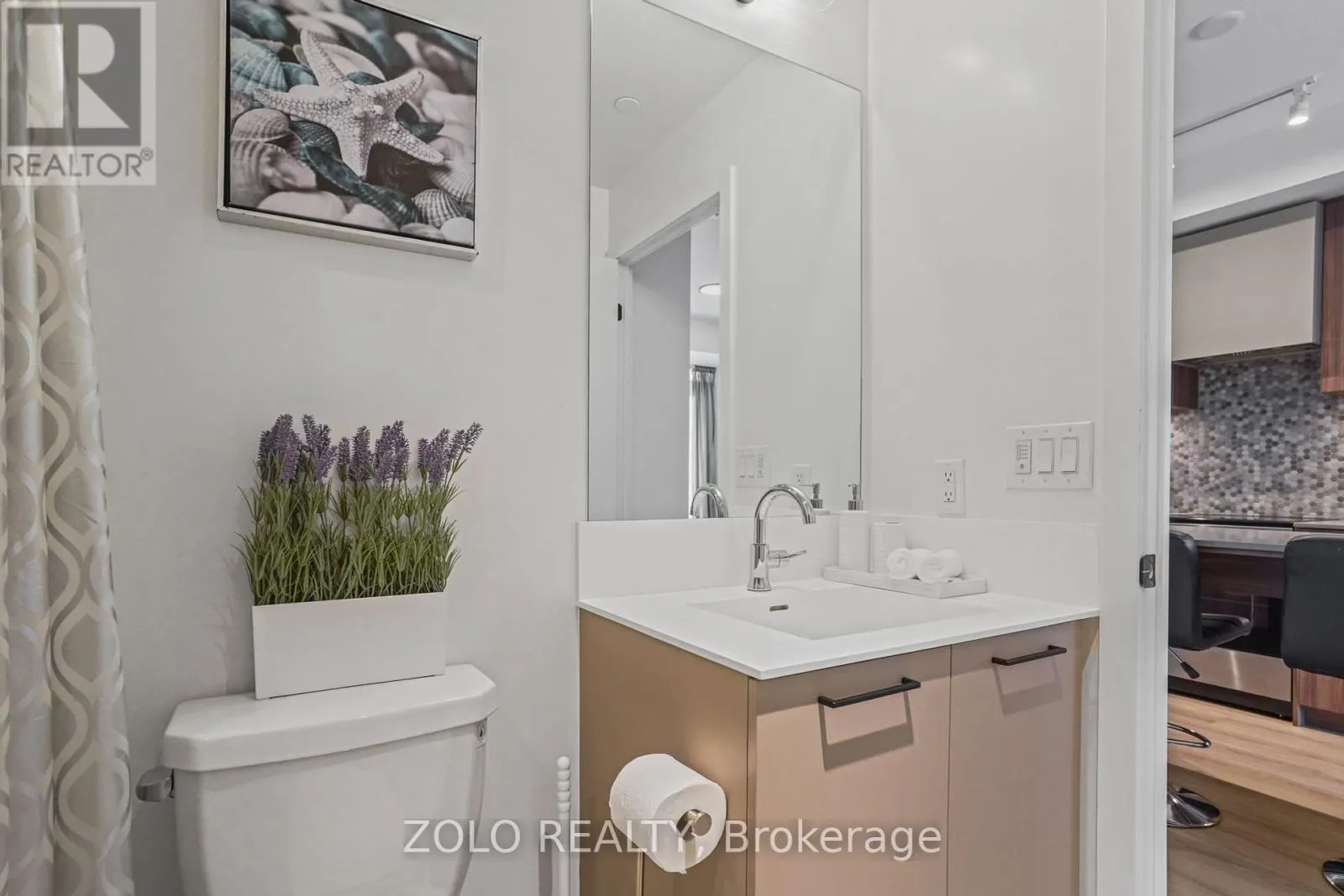 512 - 10 LAGERFELD DRIVE