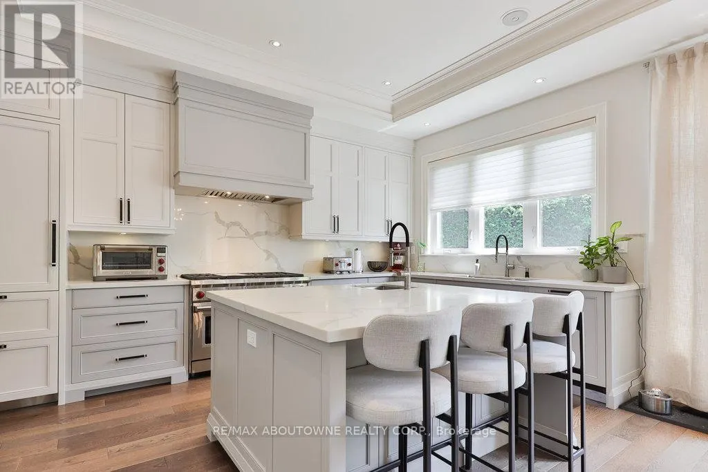 408 SAVILLE CRESCENT