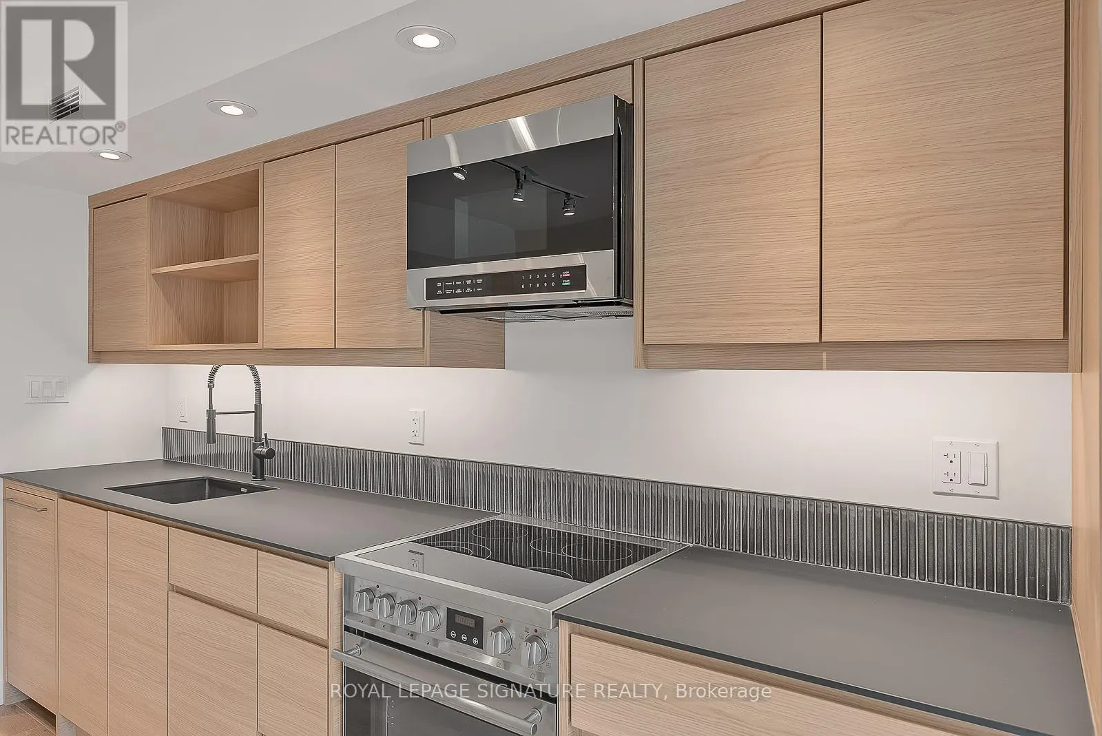 1 - 1254 DAVENPORT ROAD