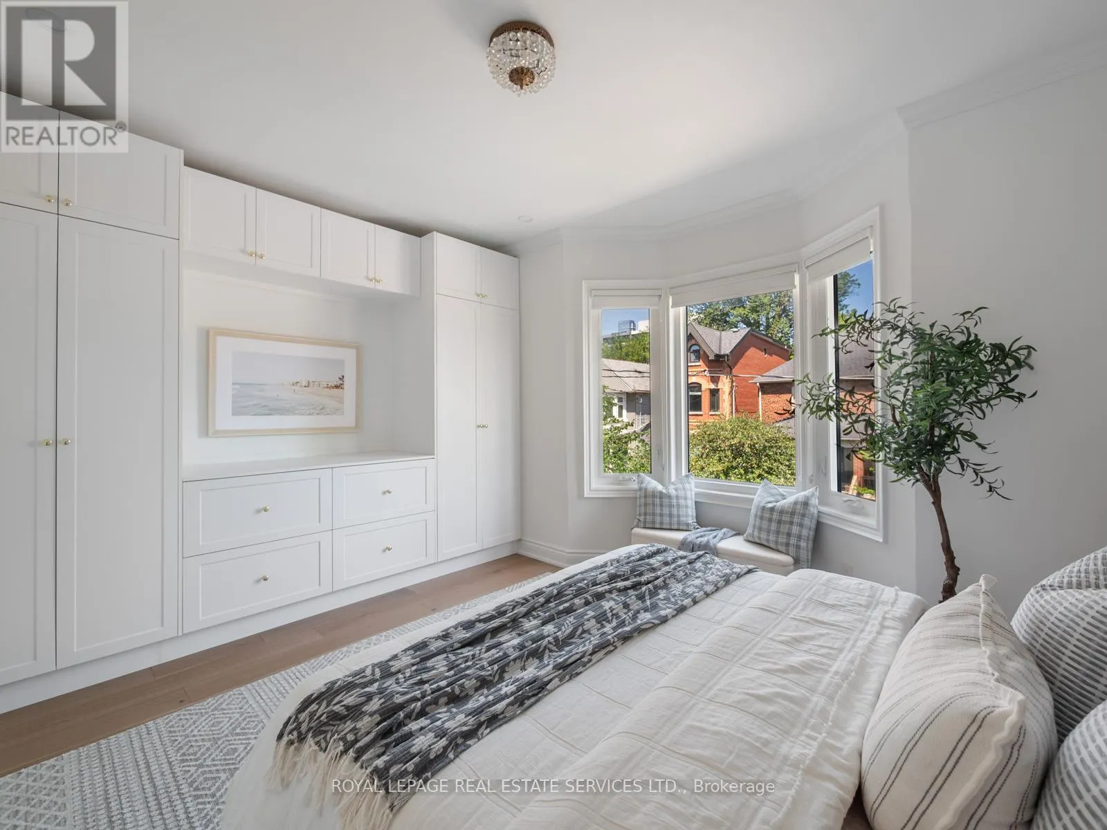 15 MELVILLE AVENUE