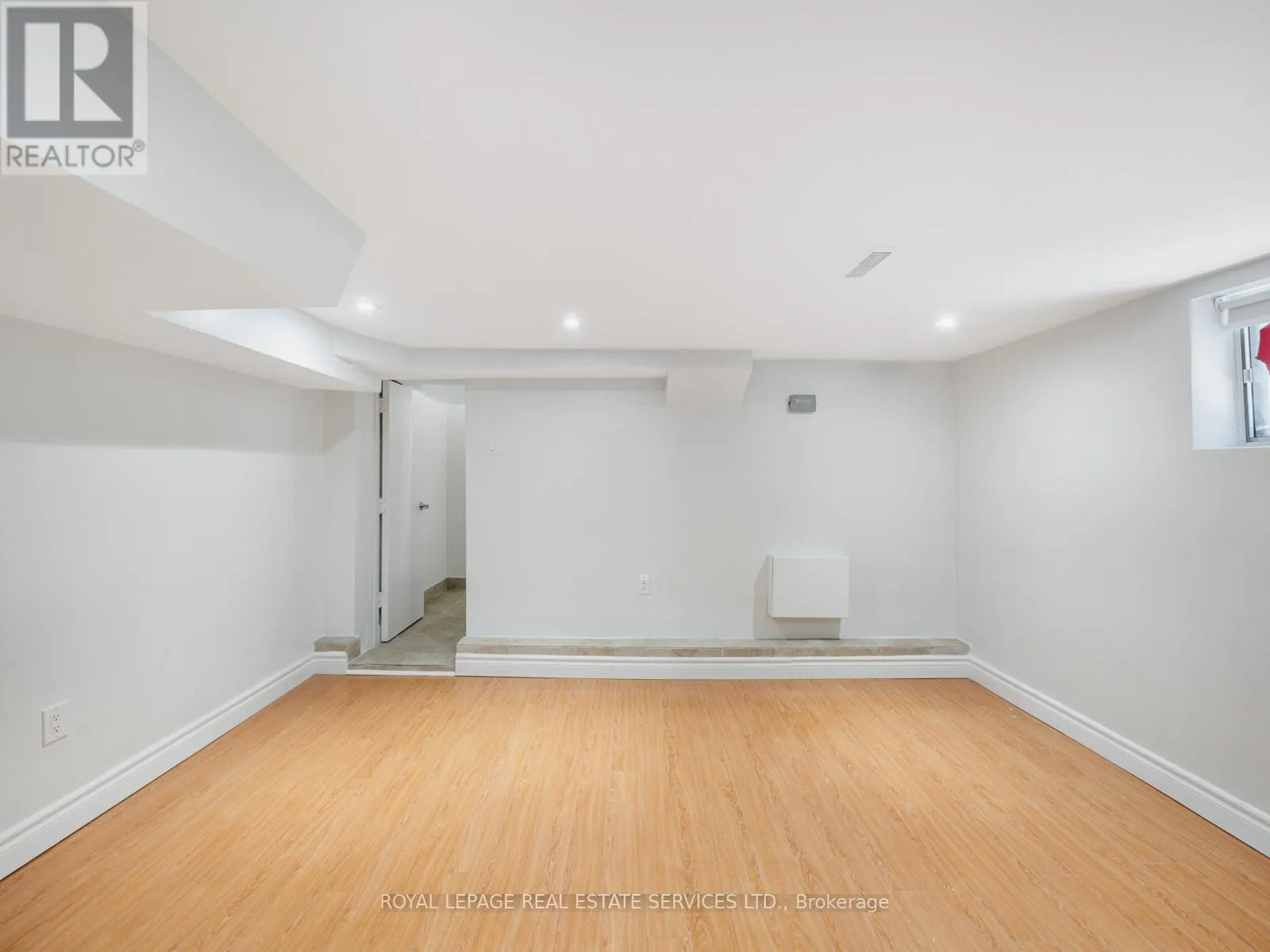 15 MELVILLE AVENUE