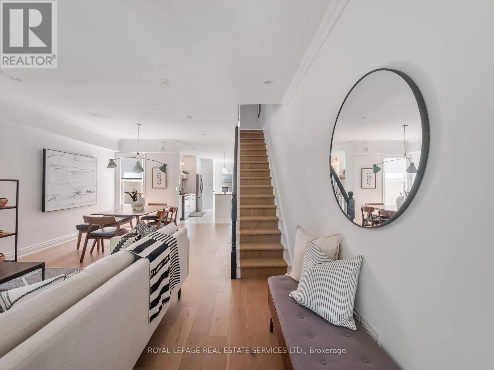 15 MELVILLE AVENUE