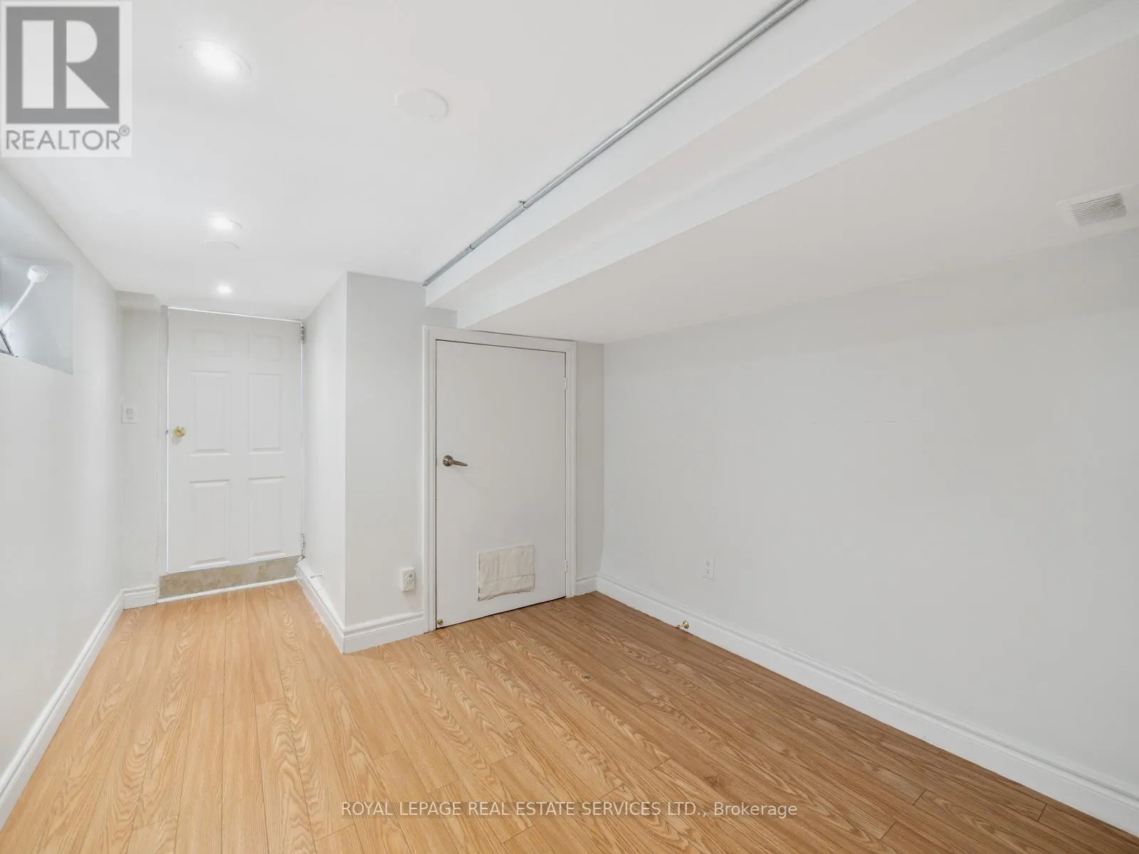 15 MELVILLE AVENUE