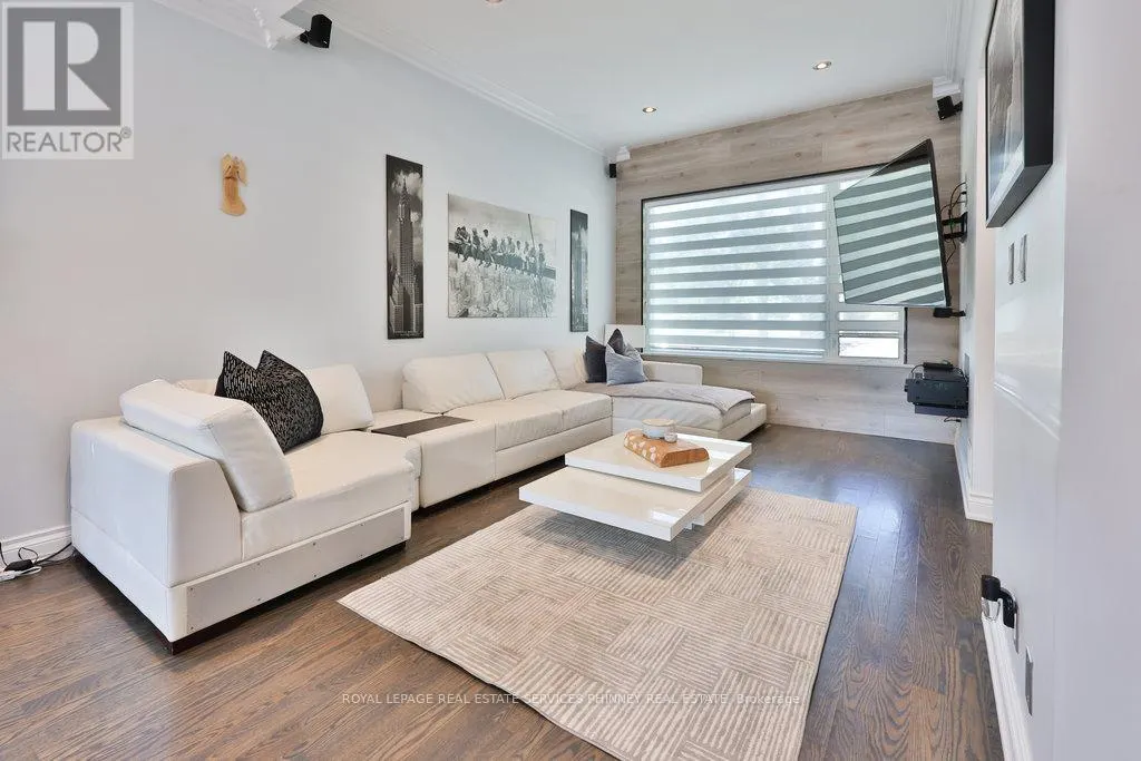 880 6TH STREET