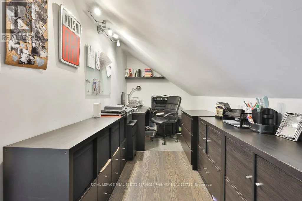880 6TH STREET