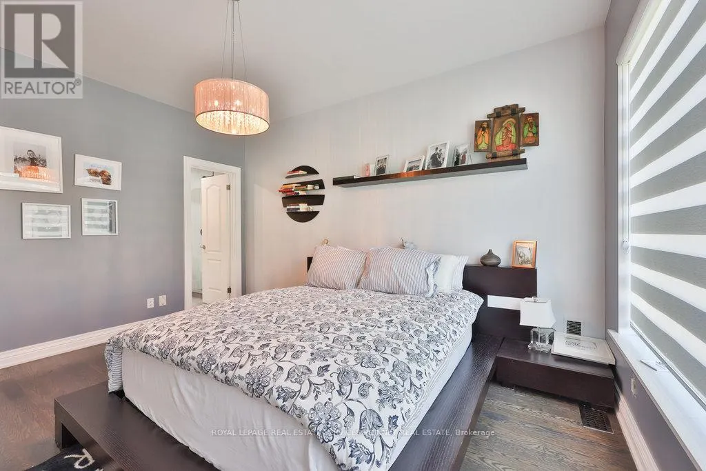 880 6TH STREET