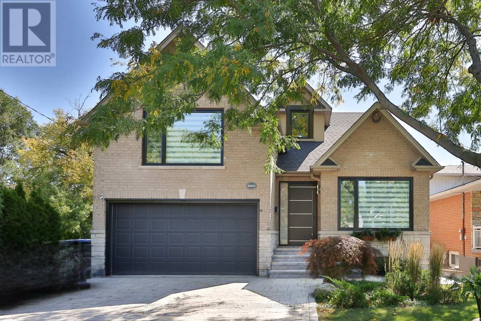 880 6TH STREET