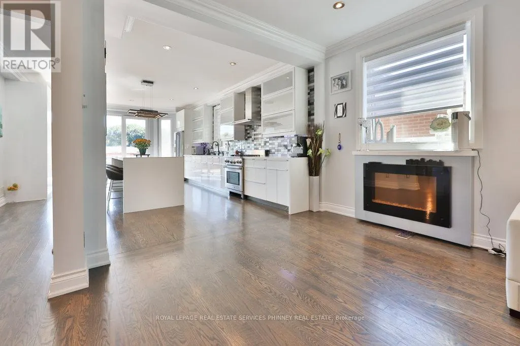 880 6TH STREET