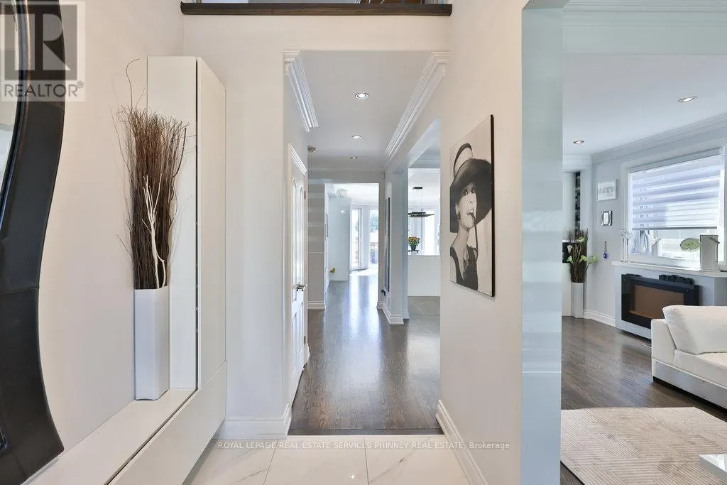 880 6TH STREET