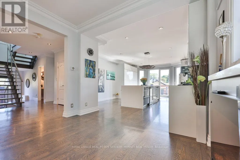 880 6TH STREET