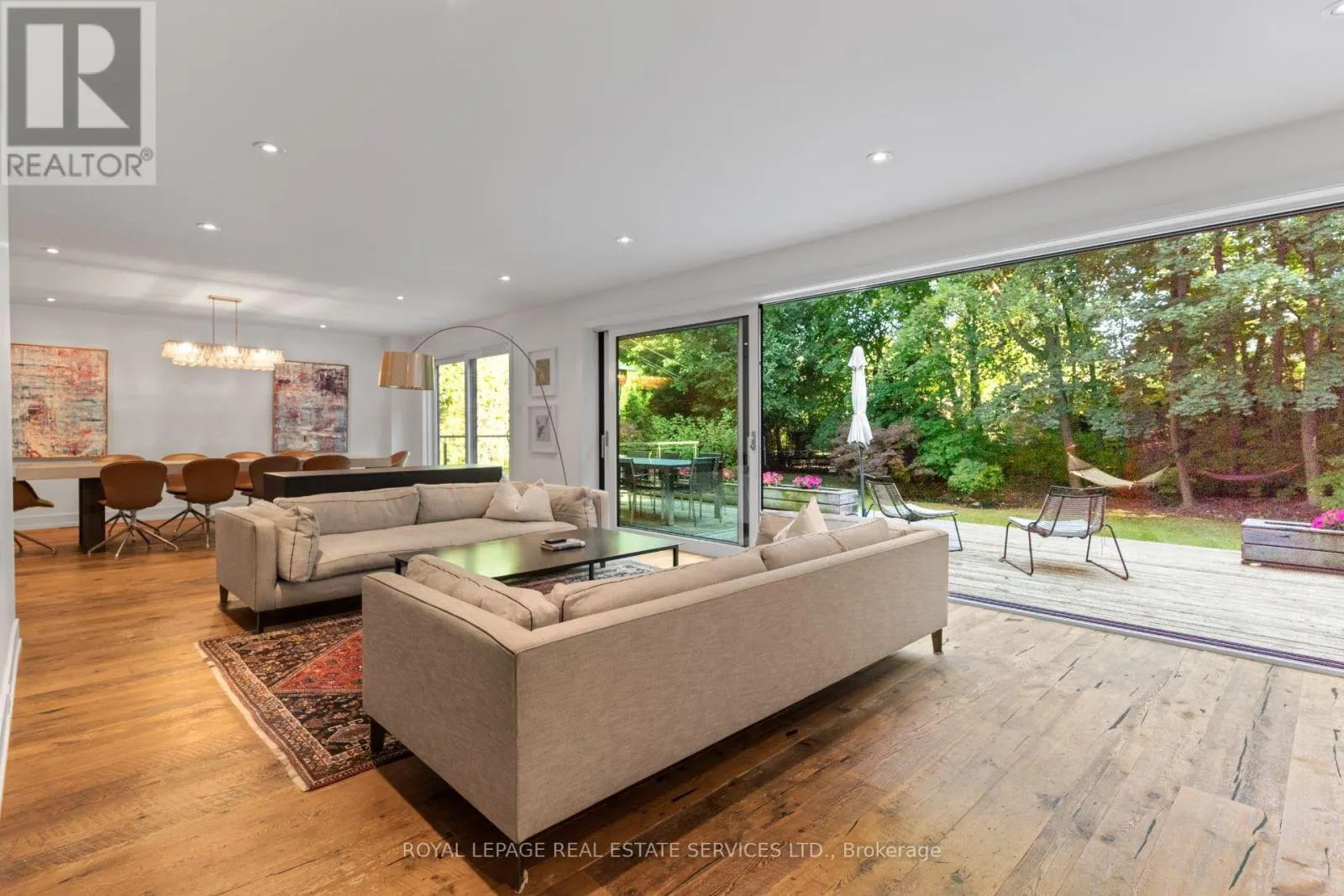 15 PINEHURST CRESCENT