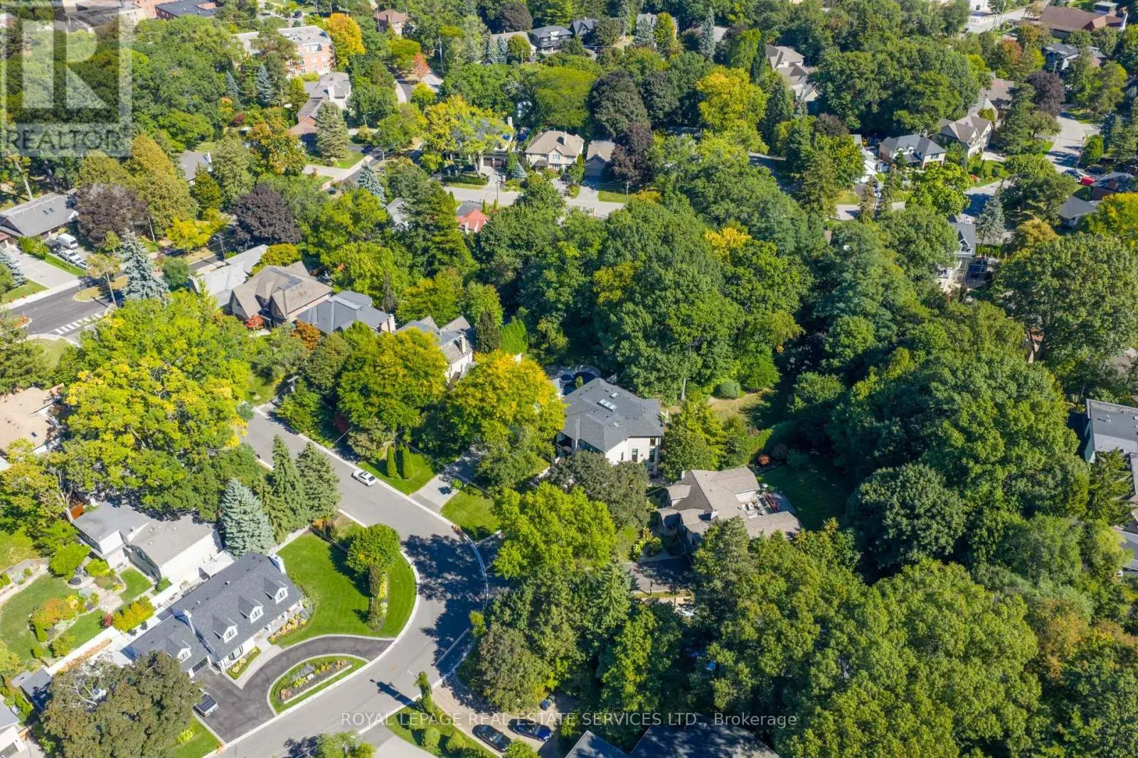 15 PINEHURST CRESCENT