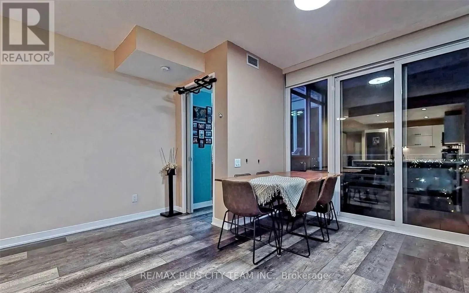 2316 - 88 PARK LAWN ROAD