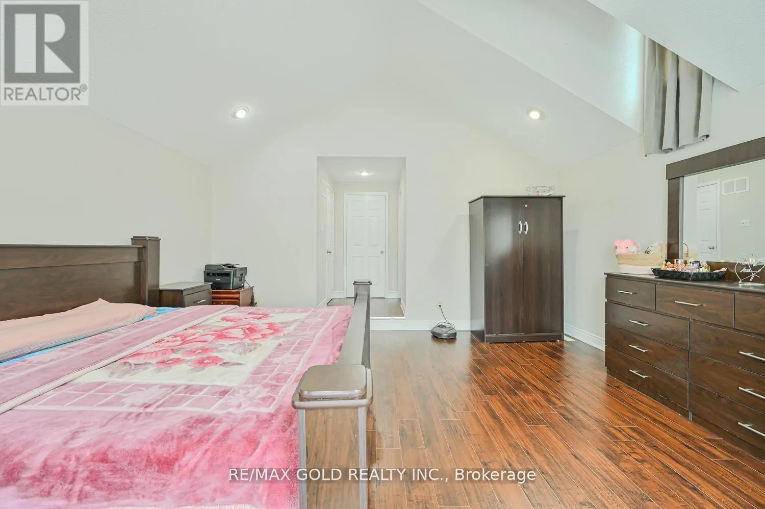 27 BUTTERCUP LANE