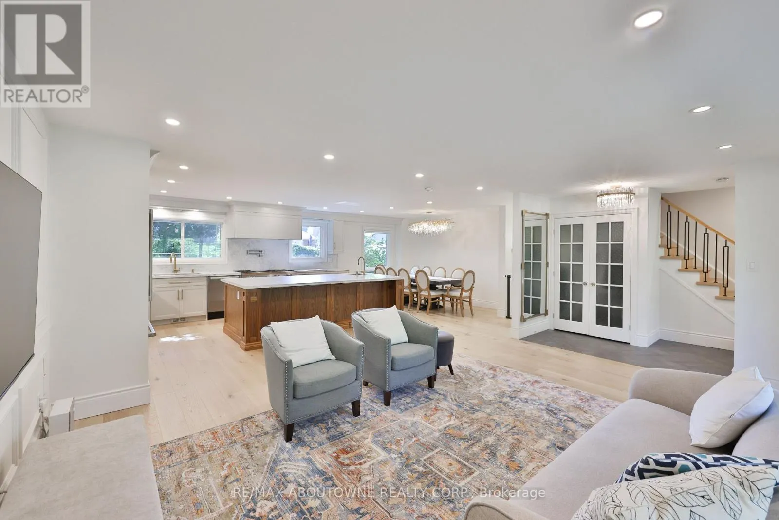 222 VANCE DRIVE