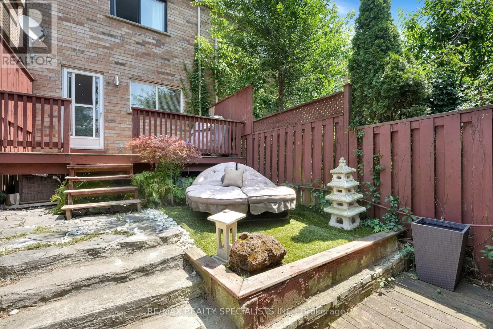 134 RANKIN CRESCENT