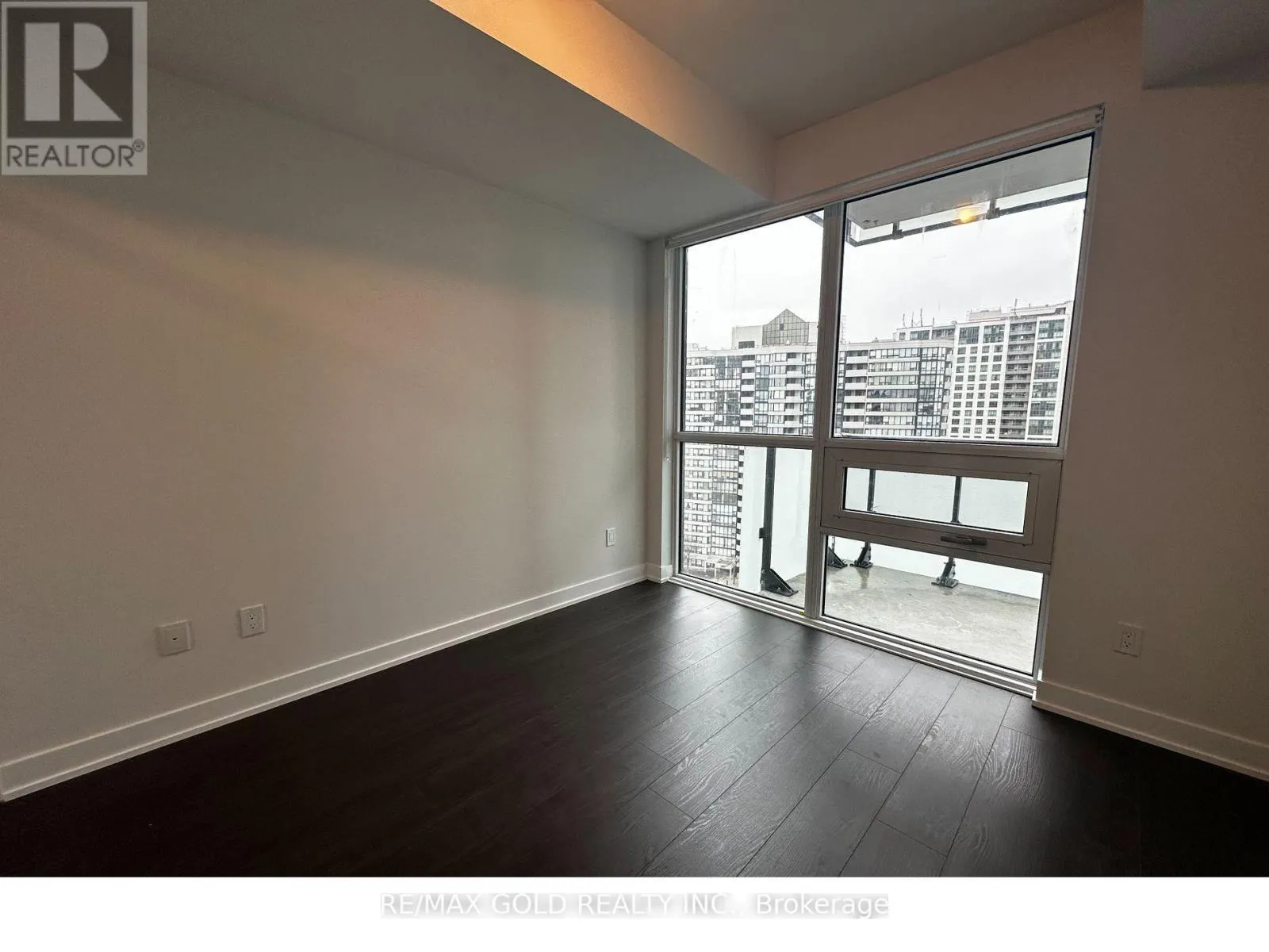 1109 - 430 SQUARE ONE DRIVE