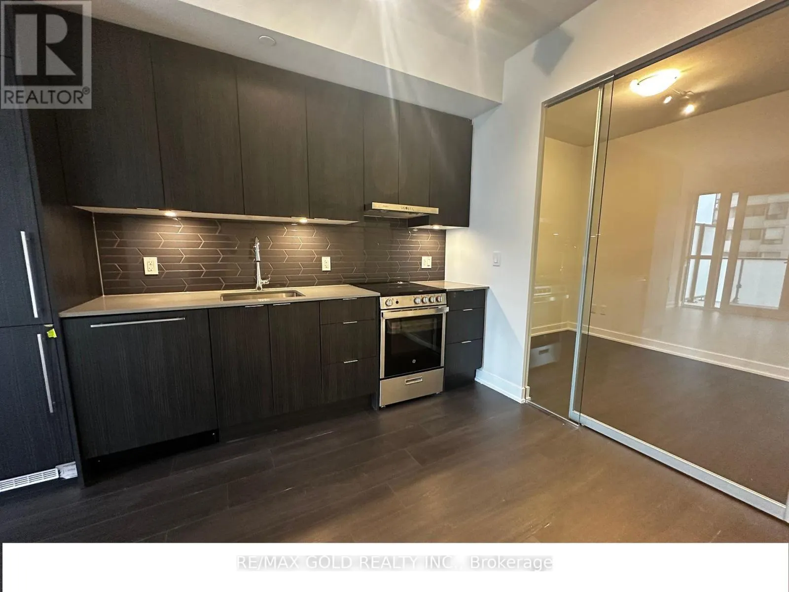 1109 - 430 SQUARE ONE DRIVE