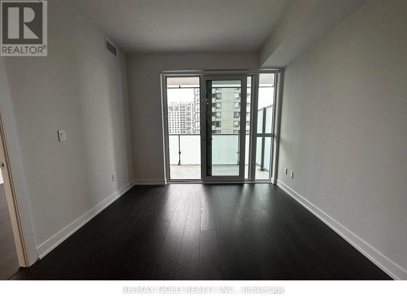 1109 - 430 SQUARE ONE DRIVE