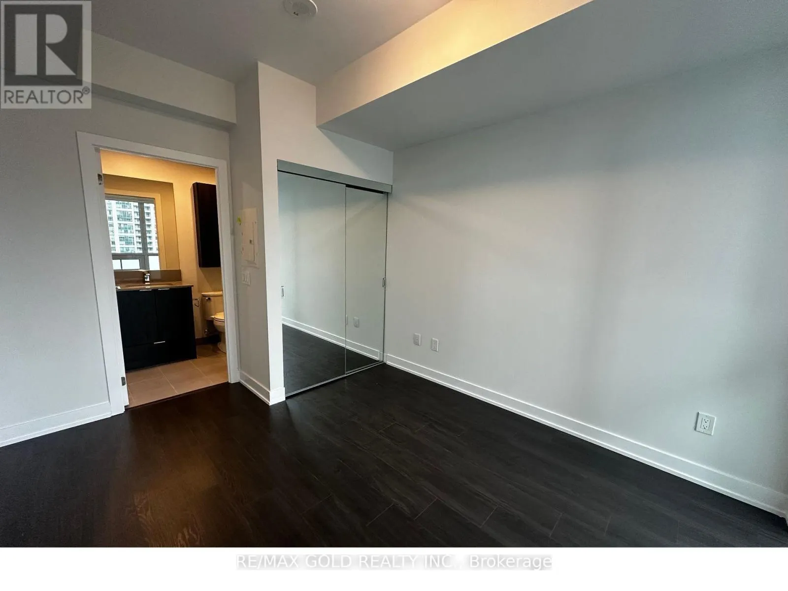 1109 - 430 SQUARE ONE DRIVE