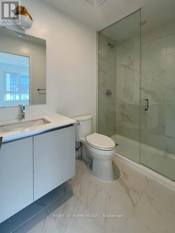 528 - 395 DUNDAS STREET W