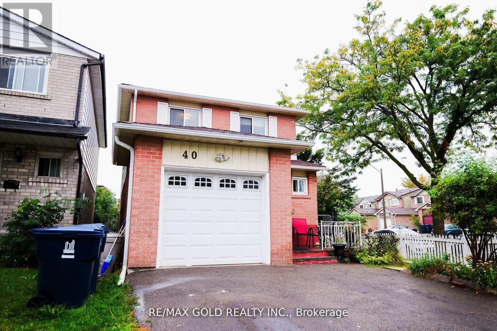 40 GLEN HOLLOW AVENUE