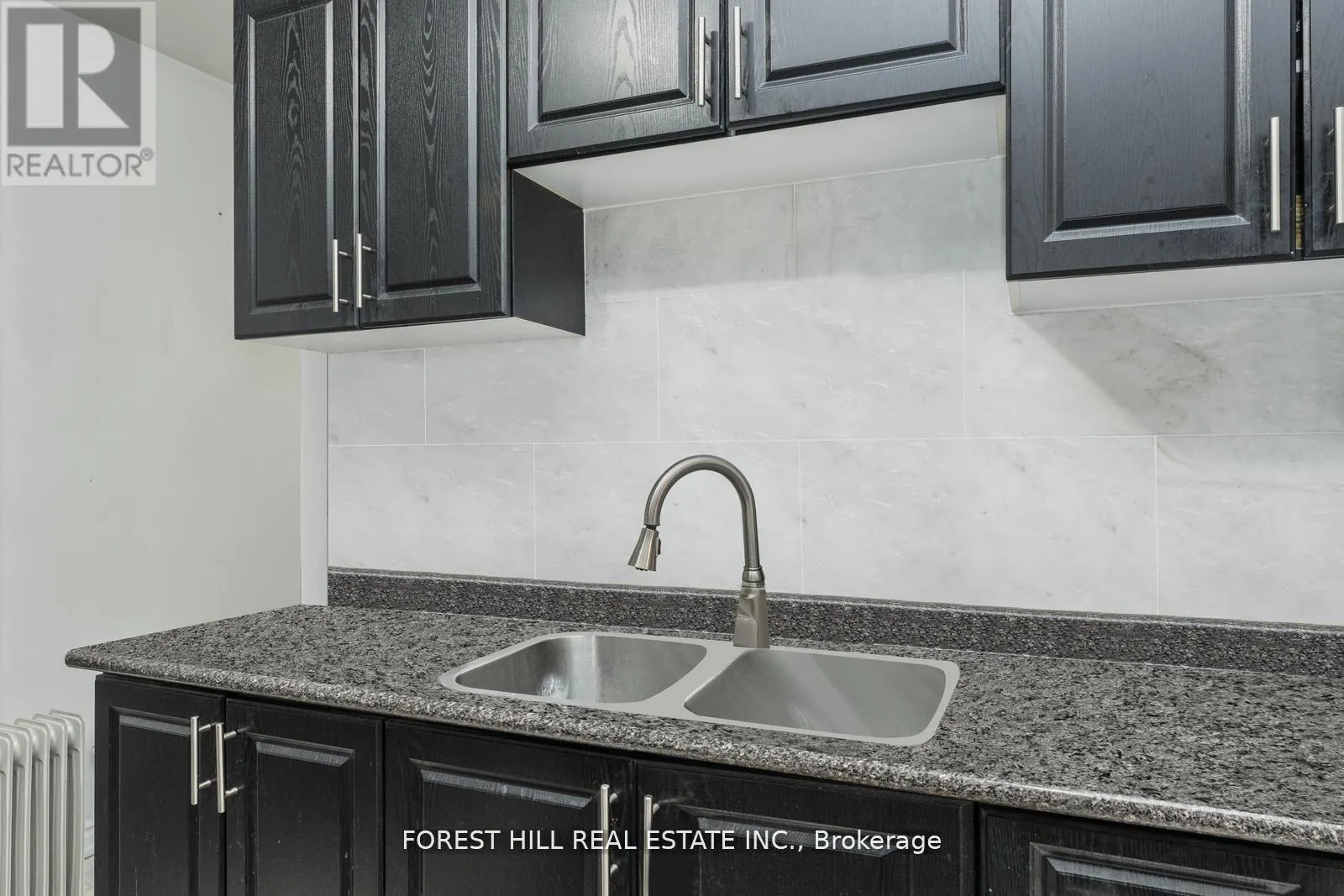 1046 DOVERCOURT ROAD