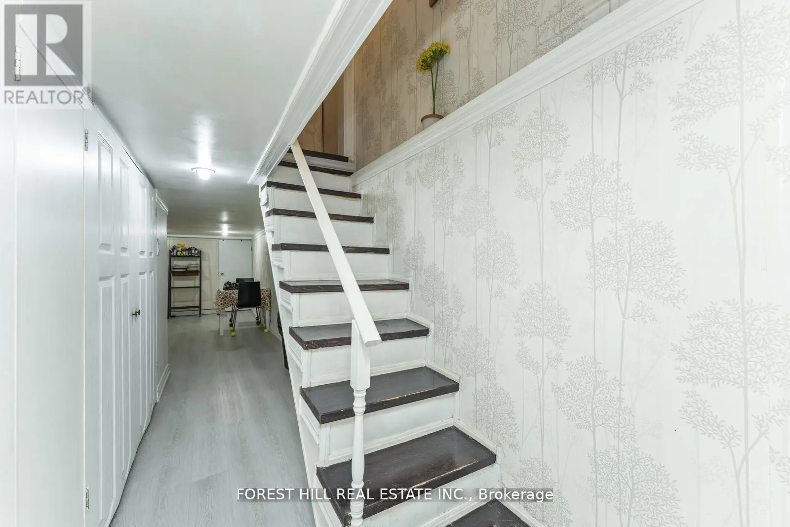 1046 DOVERCOURT ROAD