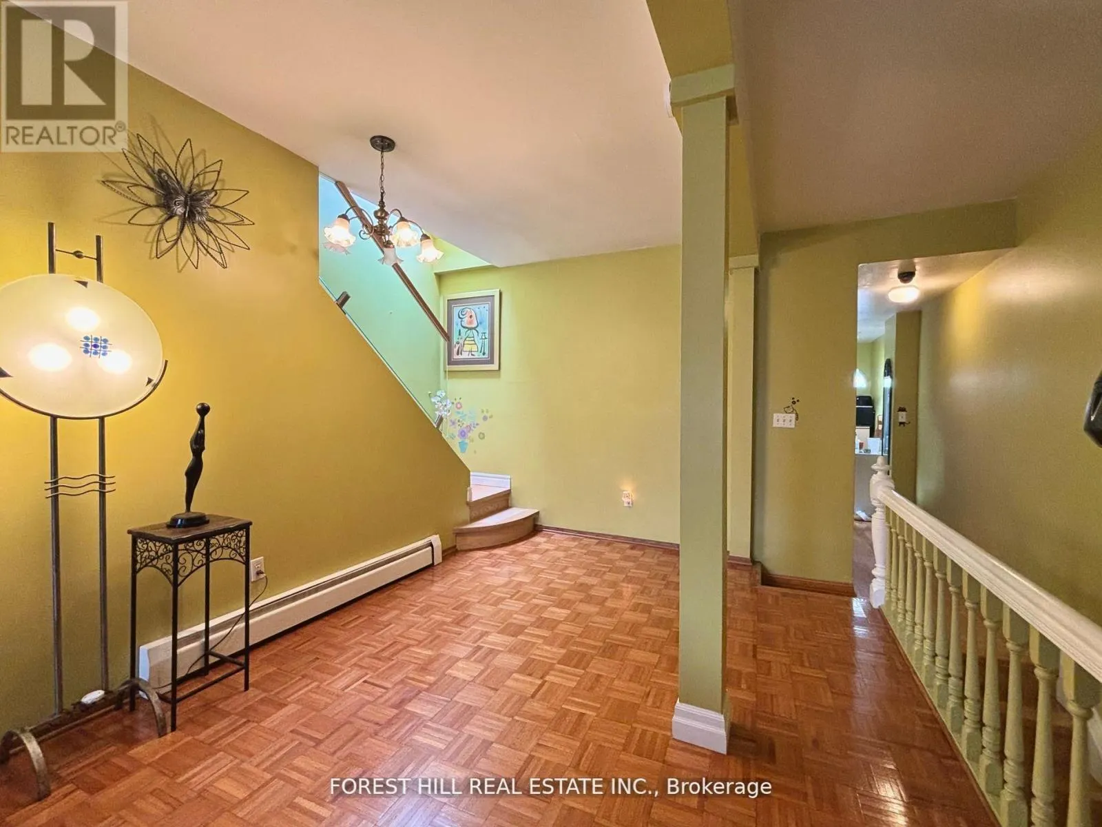 1046 DOVERCOURT ROAD