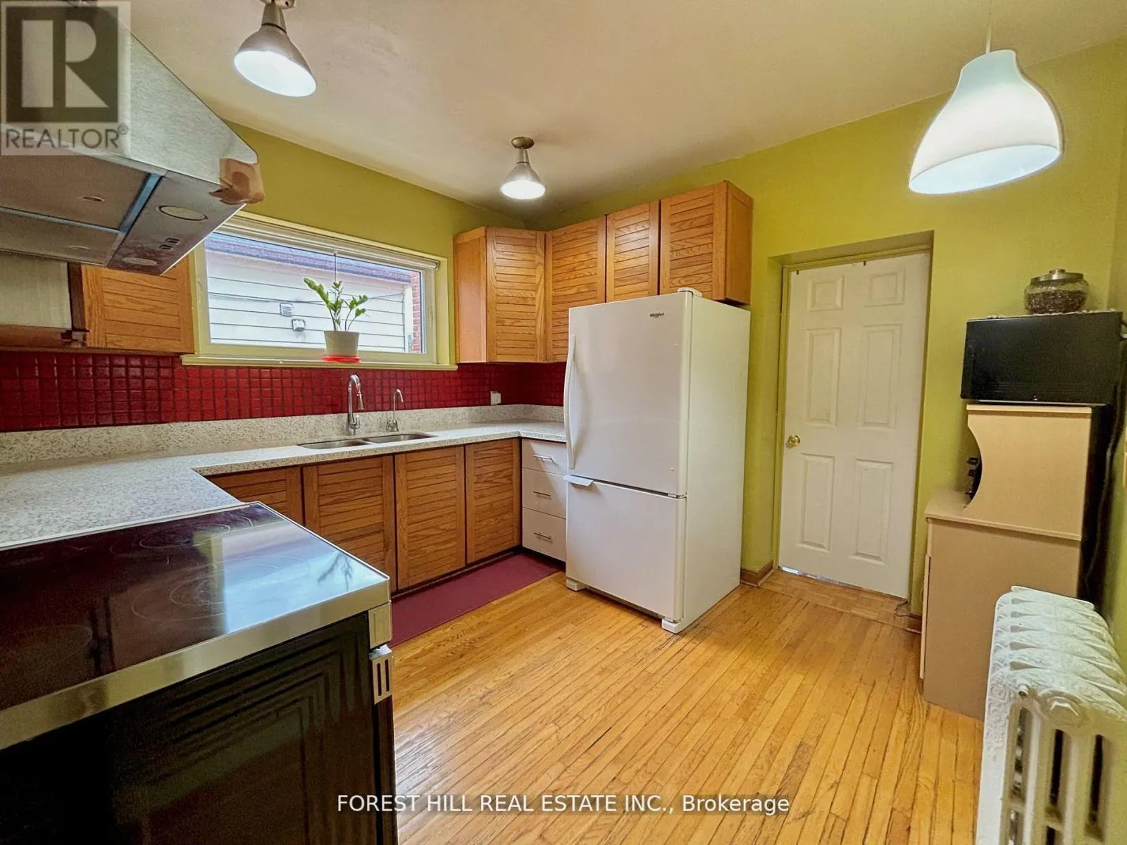 1046 DOVERCOURT ROAD
