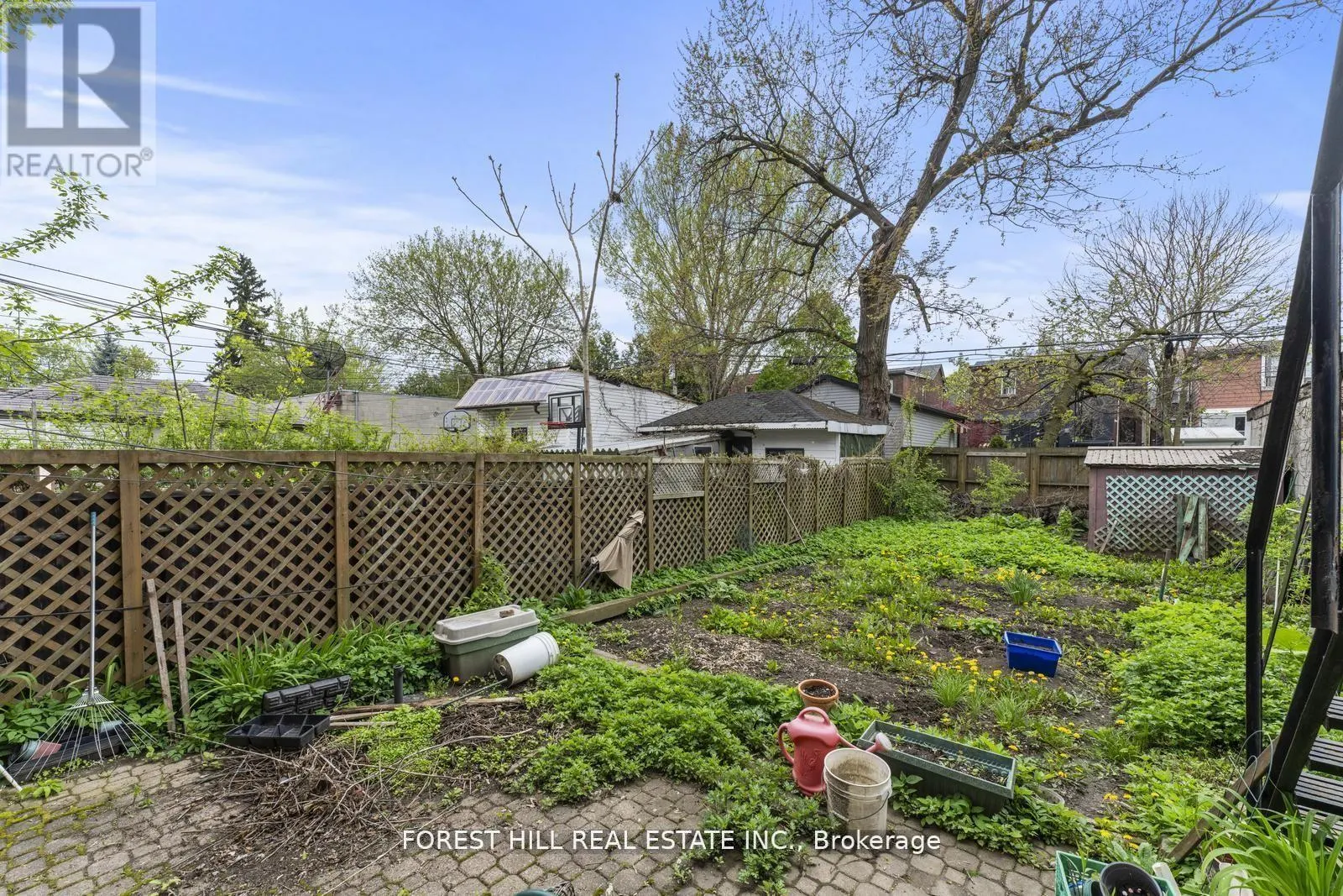 1046 DOVERCOURT ROAD